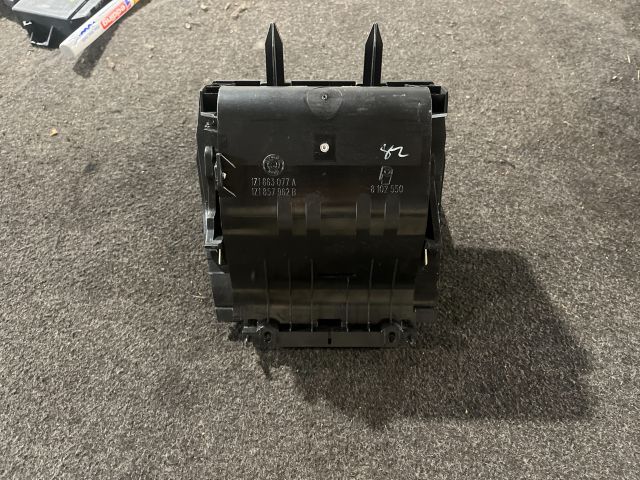 bontott SKODA OCTAVIA II Első Hamutartó