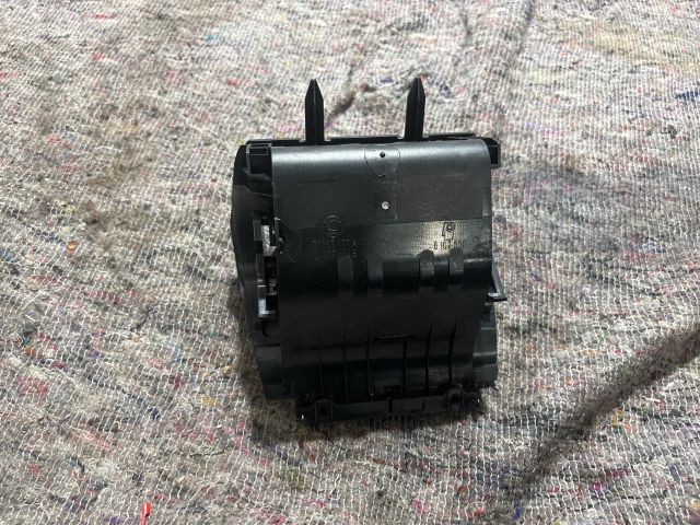 bontott SKODA OCTAVIA II Első Hamutartó