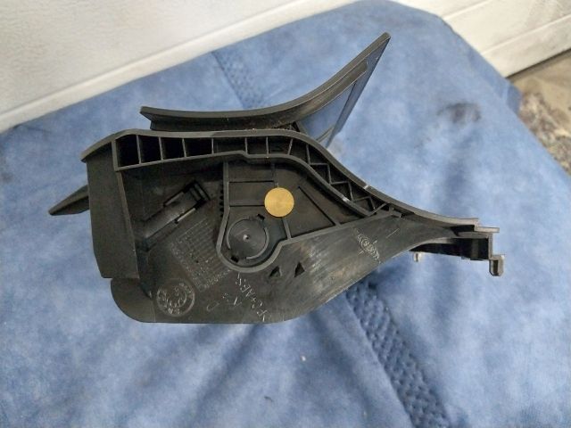 bontott SKODA OCTAVIA II Első Hamutartó