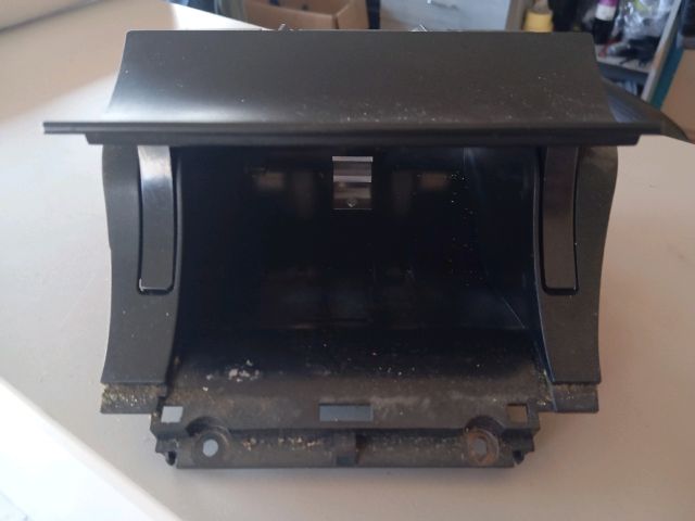 bontott SKODA OCTAVIA II Első Hamutartó