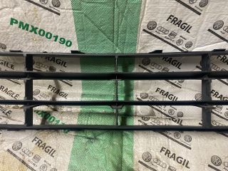 bontott SKODA OCTAVIA II Első Lökhárító Alsó Középső Díszrács