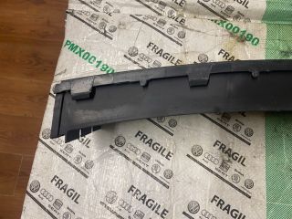 bontott SKODA OCTAVIA II Első Lökhárító Alsó Középső Díszrács