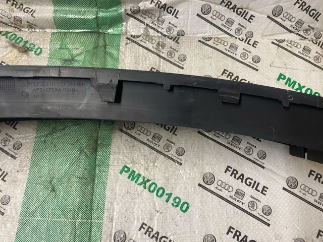 bontott SKODA OCTAVIA II Első Lökhárító Alsó Középső Díszrács