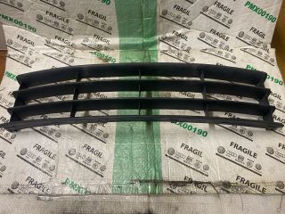 bontott SKODA OCTAVIA II Első Lökhárító Alsó Középső Díszrács