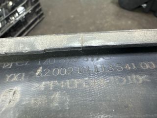 bontott SKODA OCTAVIA II Első Lökhárító Alsó Középső Díszrács