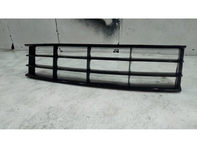 bontott SKODA OCTAVIA II Első Lökhárító Alsó Középső Díszrács