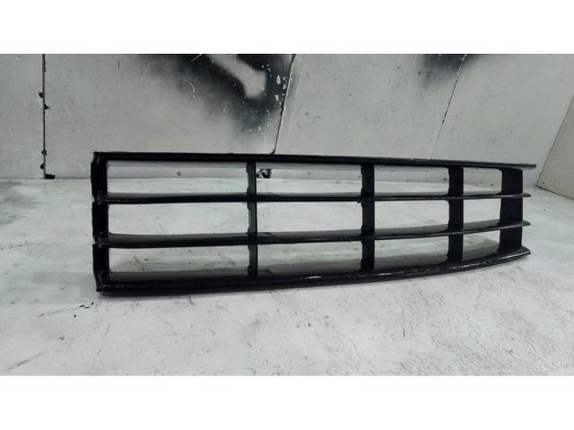 bontott SKODA OCTAVIA II Első Lökhárító Alsó Középső Díszrács