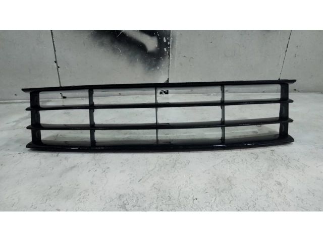 bontott SKODA OCTAVIA II Első Lökhárító Alsó Középső Díszrács