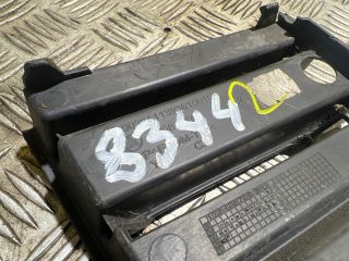 bontott SKODA OCTAVIA II Első Lökhárító Bal Díszrács