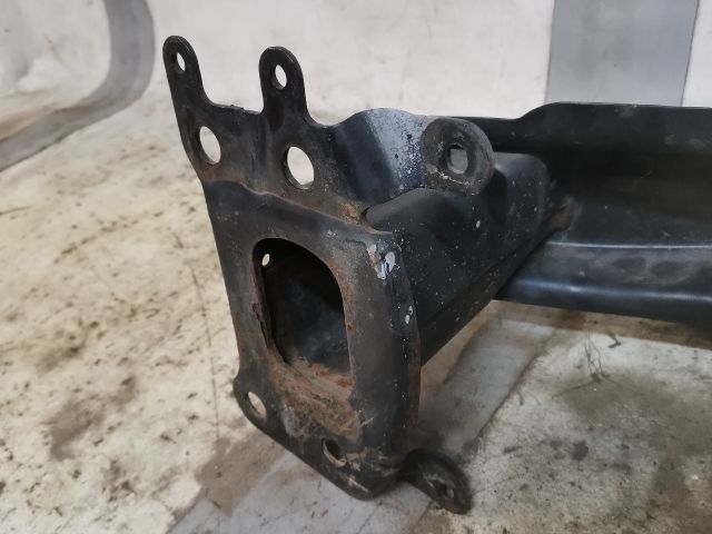 bontott SKODA OCTAVIA II Első Lökhárító Merevítő (Fém)