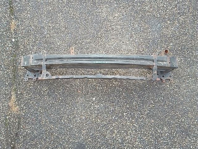 bontott SKODA OCTAVIA II Első Lökhárító Merevítő (Fém)