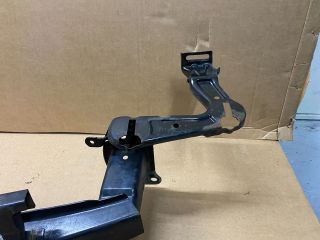 bontott SKODA OCTAVIA II Első Lökhárító Merevítő (Fém)