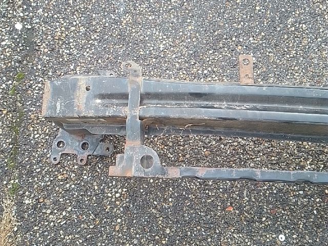 bontott SKODA OCTAVIA II Első Lökhárító Merevítő (Fém)