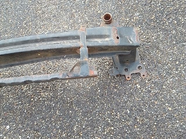 bontott SKODA OCTAVIA II Első Lökhárító Merevítő (Fém)