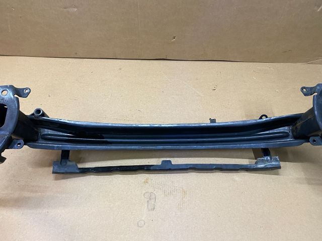 bontott SKODA OCTAVIA II Első Lökhárító Merevítő (Fém)