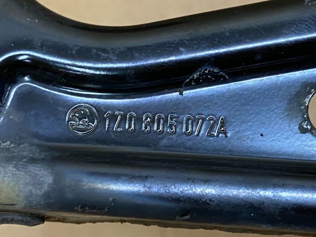 bontott SKODA OCTAVIA II Első Lökhárító Merevítő (Fém)