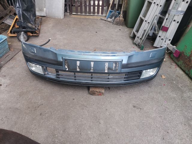 bontott SKODA OCTAVIA II Első Lökhárító (Részeivel)