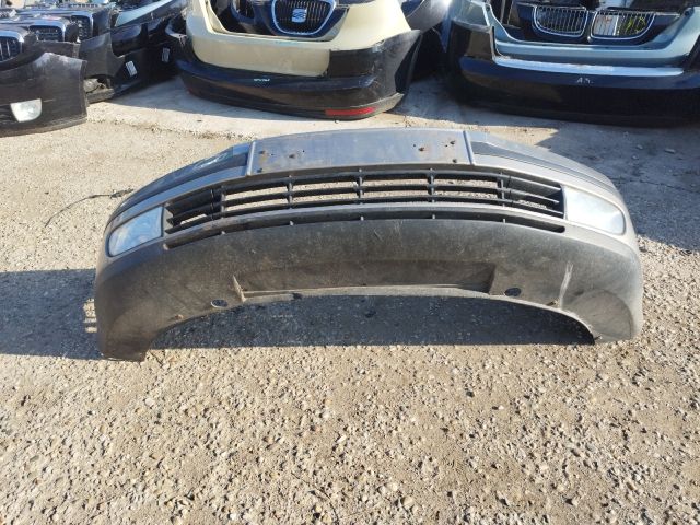 bontott SKODA OCTAVIA II Első Lökhárító (Részeivel)