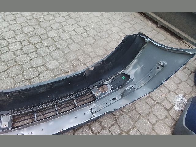 bontott SKODA OCTAVIA II Első Lökhárító (Részeivel)