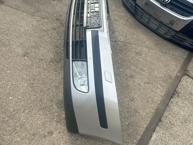 bontott SKODA OCTAVIA II Első Lökhárító (Részeivel)