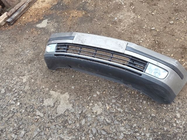 bontott SKODA OCTAVIA II Első Lökhárító (Részeivel)