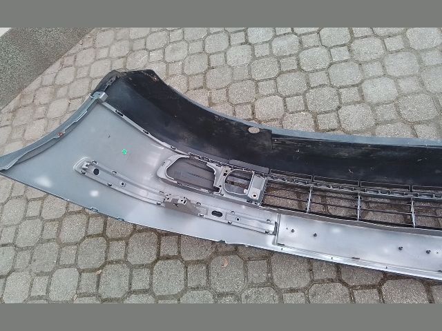 bontott SKODA OCTAVIA II Első Lökhárító (Részeivel)