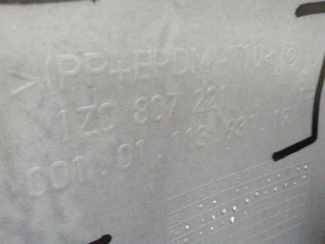 bontott SKODA OCTAVIA II Első Lökhárító (Üresen)