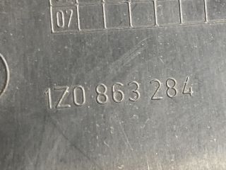 bontott SKODA OCTAVIA II Első Tároló Rekesz