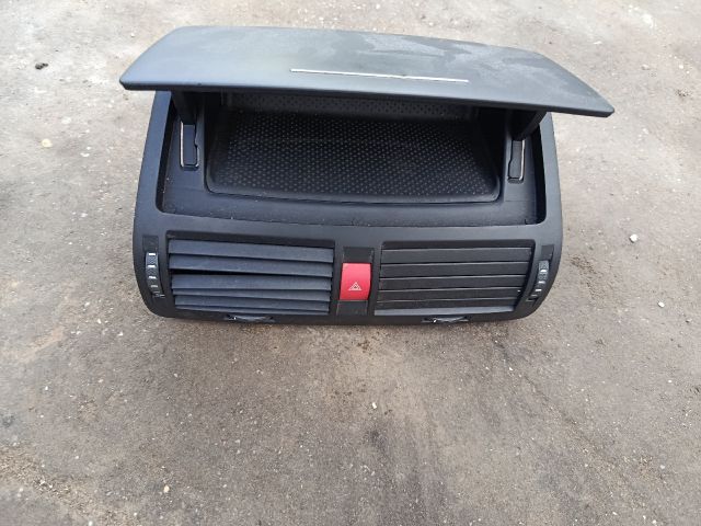 bontott SKODA OCTAVIA II Első Tároló Rekesz