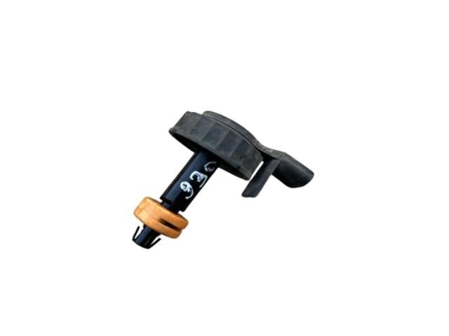 bontott SKODA OCTAVIA II Fékfolyadék Tartály