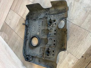 bontott SKODA OCTAVIA II Felső Hűtőburkolat