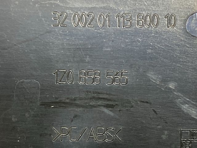 bontott SKODA OCTAVIA II Felső Kormányoszlop Burkolat