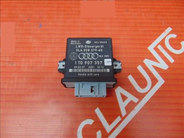 bontott SKODA OCTAVIA II Fényszóró Elektronika