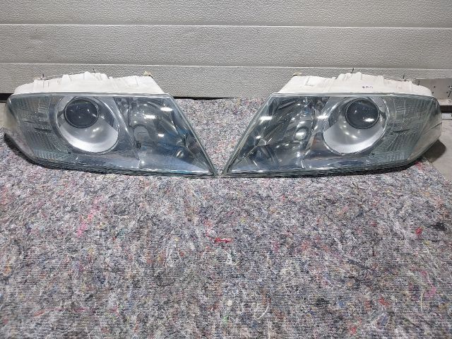 bontott SKODA OCTAVIA II Fényszóró Pár