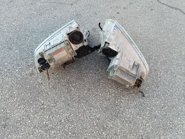 bontott SKODA OCTAVIA II Fényszóró Pár