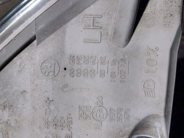 bontott SKODA OCTAVIA II Fényszóró Pár