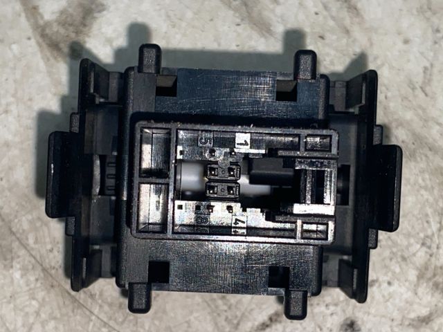 bontott SKODA OCTAVIA II Fényszórómagasság Állító Kapcsoló