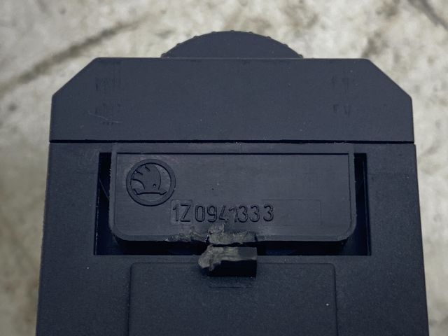 bontott SKODA OCTAVIA II Fényszórómagasság Állító Kapcsoló