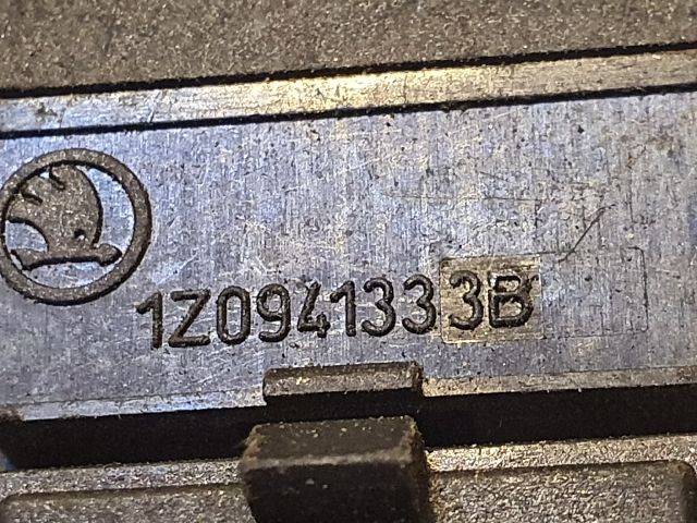 bontott SKODA OCTAVIA II Fényszórómagasság Állító Kapcsoló