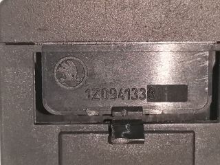 bontott SKODA OCTAVIA II Fényszórómagasság Állító Kapcsoló