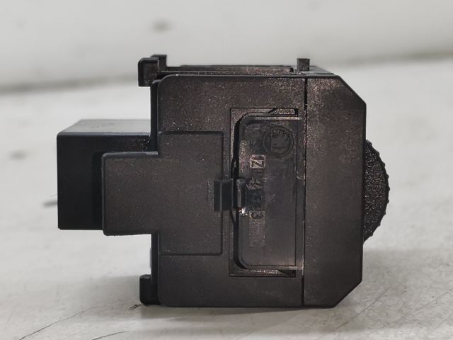 bontott SKODA OCTAVIA II Fényszórómagasság Állító Kapcsoló