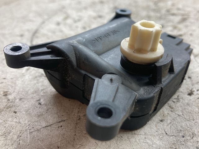 bontott SKODA OCTAVIA II Fűtés Állító Motor