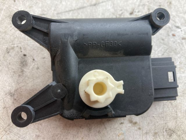 bontott SKODA OCTAVIA II Fűtés Állító Motor