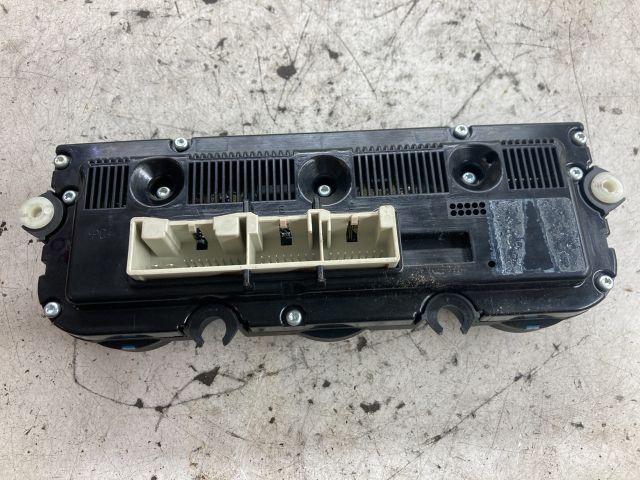 bontott SKODA OCTAVIA II Fűtéskapcsoló (digit klímás)