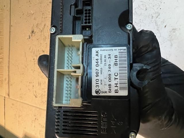 bontott SKODA OCTAVIA II Fűtéskapcsoló (digit klímás)