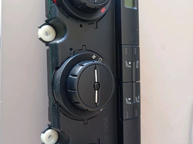 bontott SKODA OCTAVIA II Fűtéskapcsoló (digit klímás)