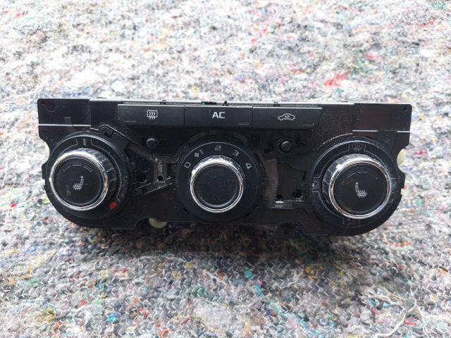 bontott SKODA OCTAVIA II Fűtéskapcsoló (digit klímás)