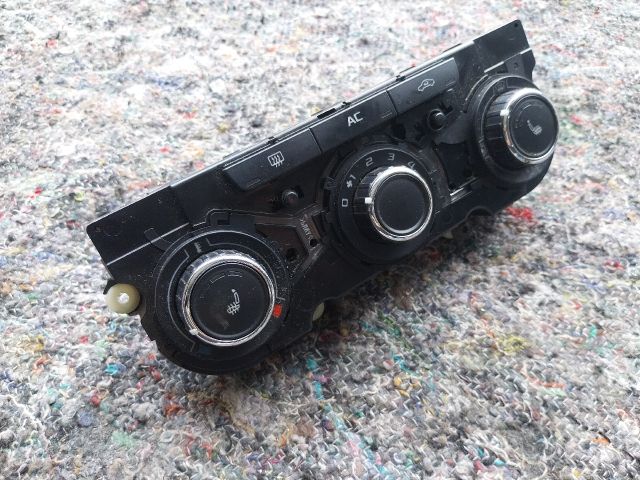 bontott SKODA OCTAVIA II Fűtéskapcsoló (digit klímás)