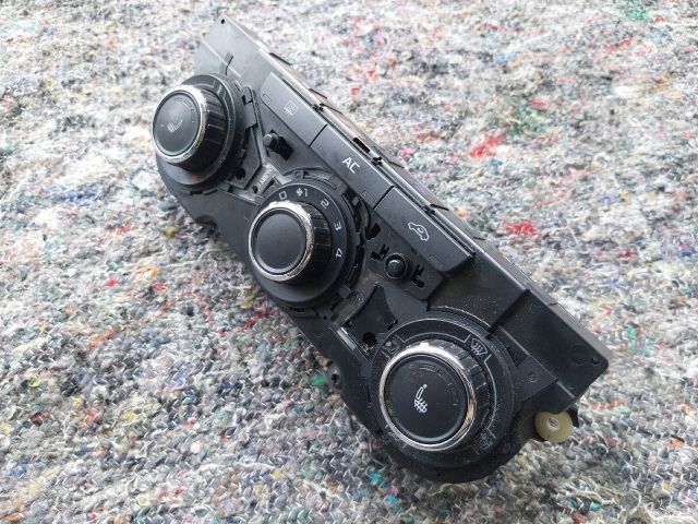 bontott SKODA OCTAVIA II Fűtéskapcsoló (digit klímás)