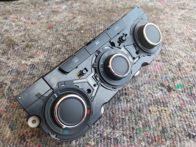 bontott SKODA OCTAVIA II Fűtéskapcsoló (manuális klímás)